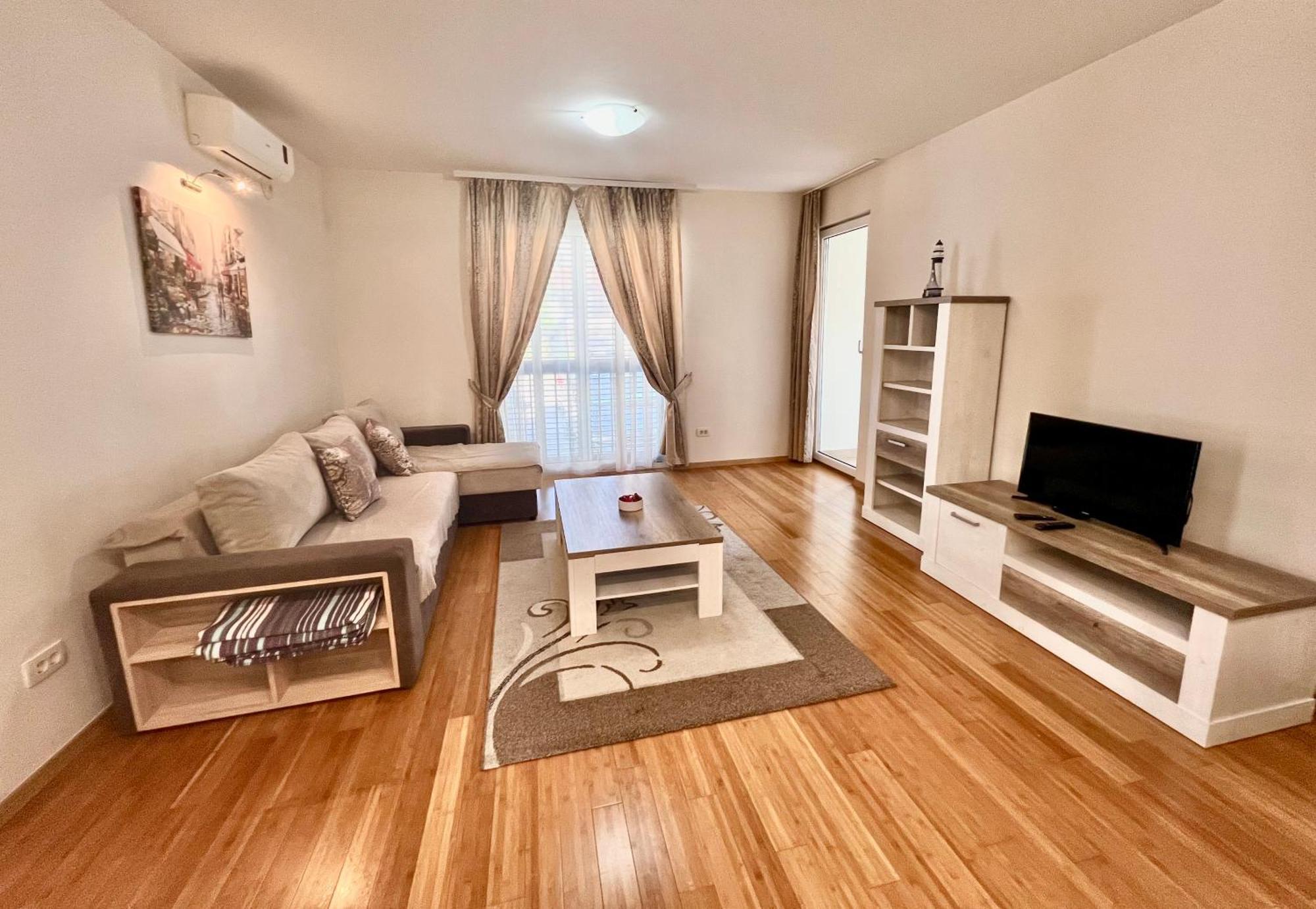 Apartments Nirgilija Tivat Exterior photo