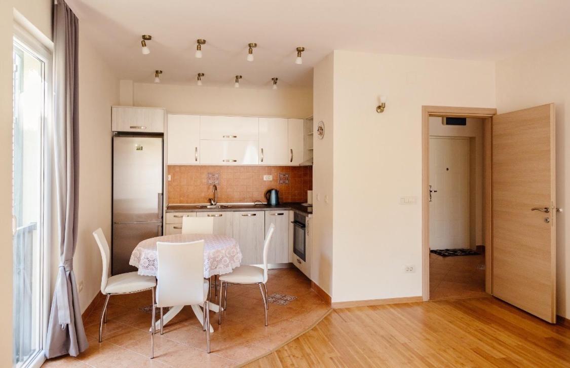 Apartments Nirgilija Tivat Exterior photo