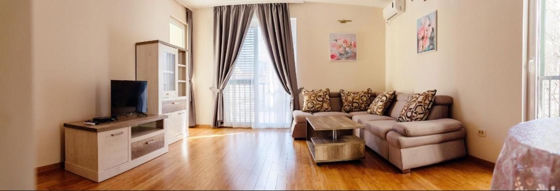 Apartments Nirgilija Tivat Exterior photo