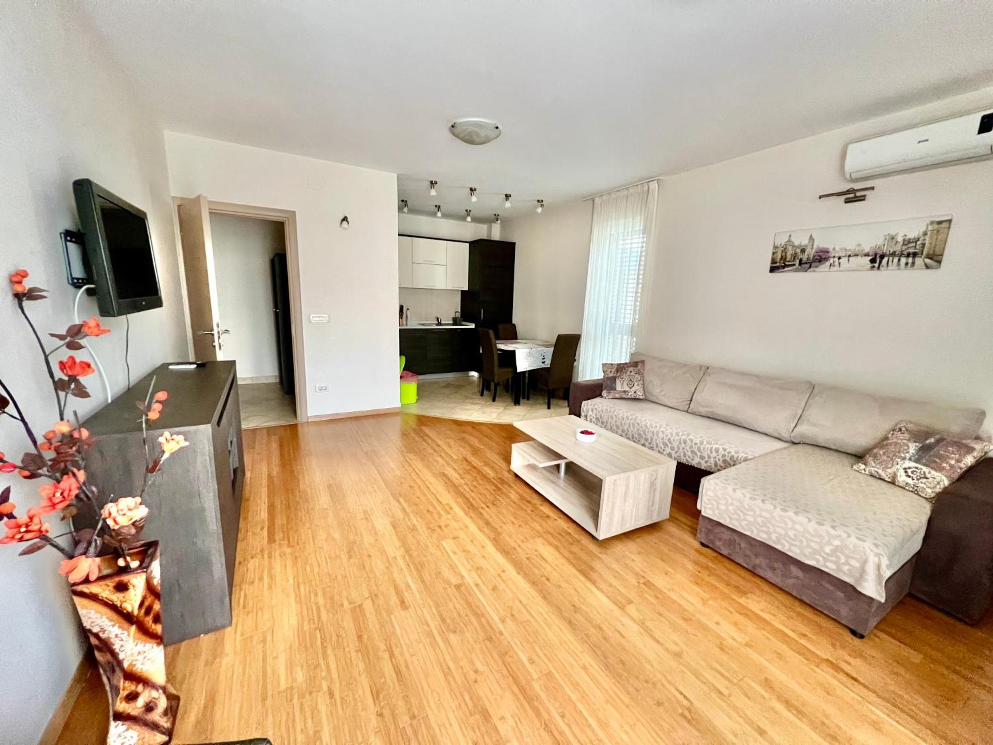 Apartments Nirgilija Tivat Exterior photo